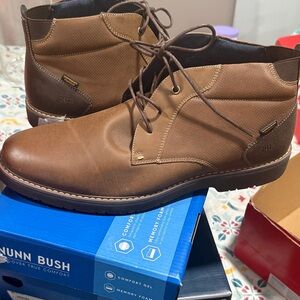 Nunn Bush Men's Tan and Brown Chukka Boots